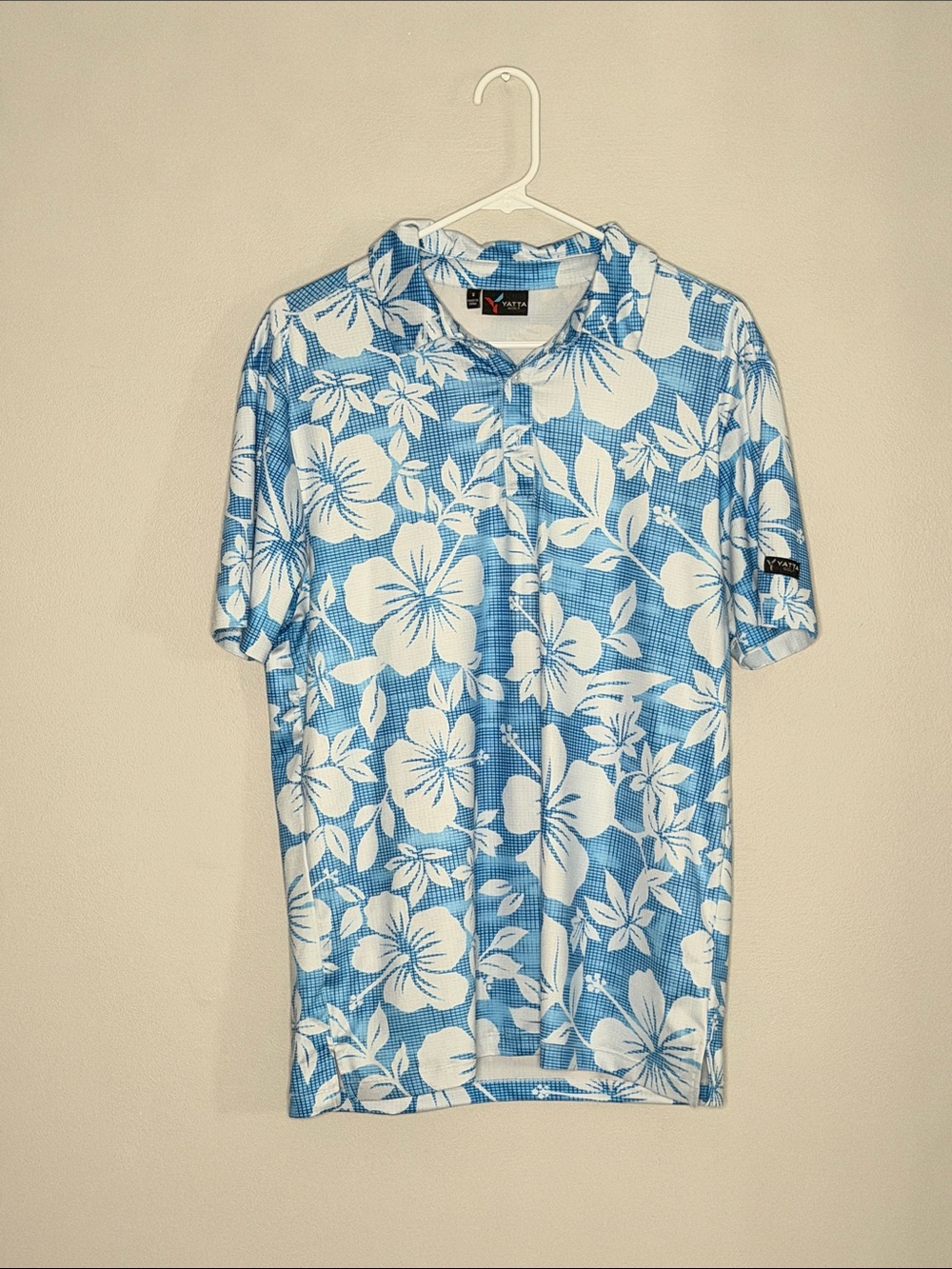 Men’s size small polo
